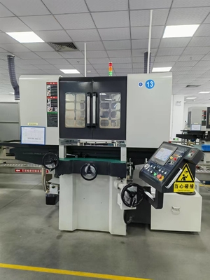 2750X2100x2430mm Dimensiones generales Máquina de rectificación de superficies con motor de cabeza de rueda de 1,1 kW y velocidad de mesa de 0-3 m/min