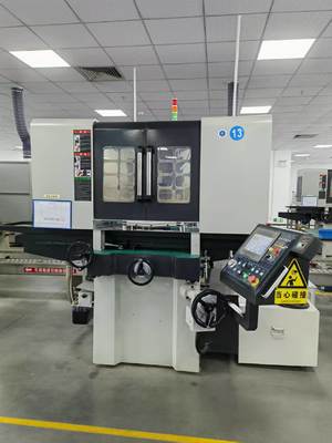 Rectificadora de superficie para carga de 700 kg, mesa de 300x700 mm, motor de 0.75 kW